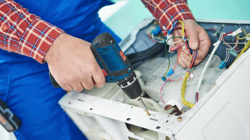 Salihli Electrolux Electrolux çamaşır makinesi kart tamiri – Su almama arızası orijinal parça ile giderildi. - Teknik servis örneği